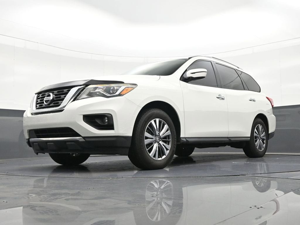 2020 Nissan Pathfinder SV