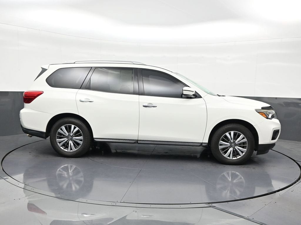 2020 Nissan Pathfinder SV