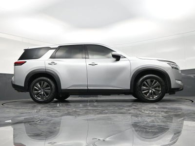 2022 Nissan Pathfinder S