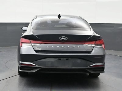 2021 Hyundai Elantra SE