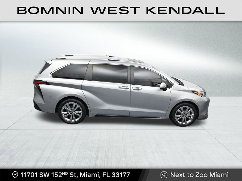 2023 Toyota Sienna Platinum