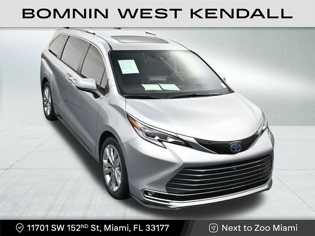 2023 Toyota Sienna Platinum