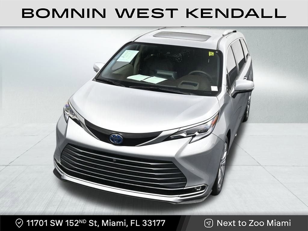 2023 Toyota Sienna Platinum