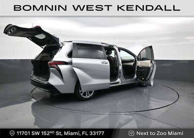 2023 Toyota Sienna Platinum