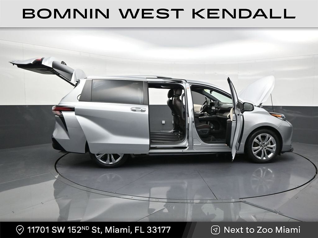 2023 Toyota Sienna Platinum