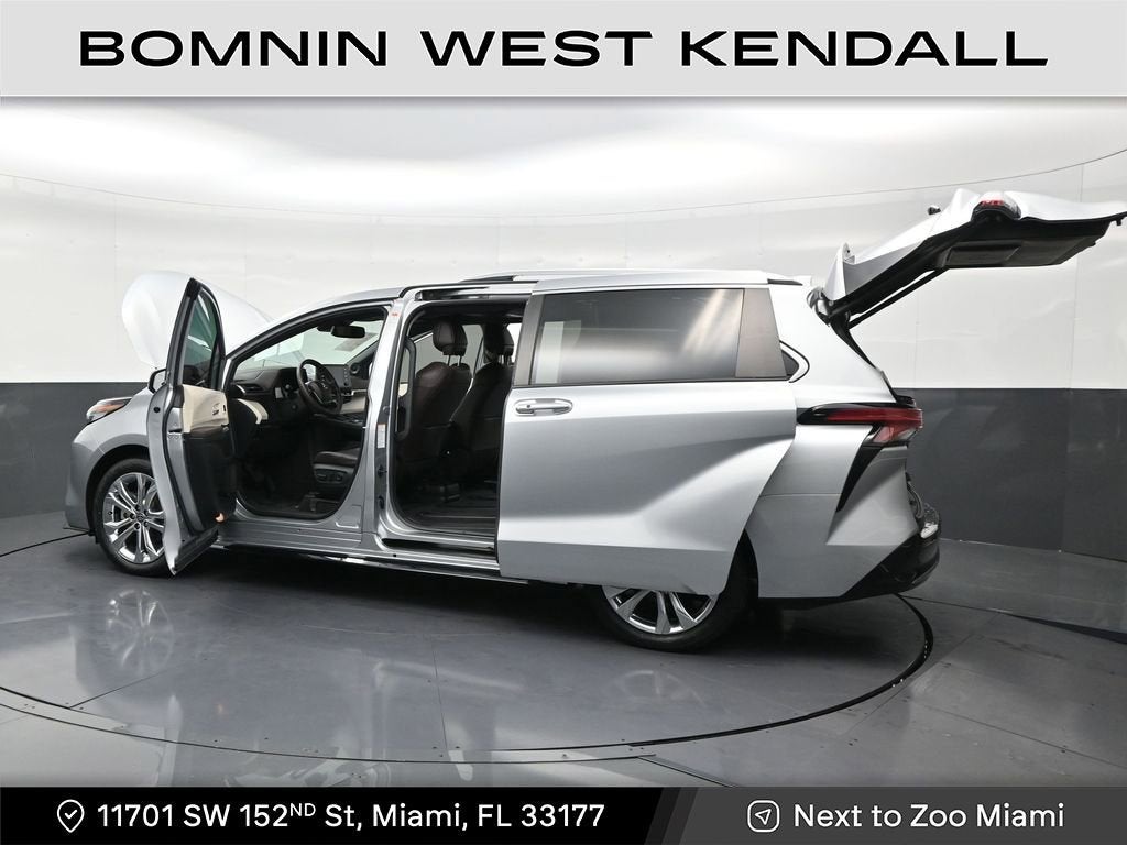 2023 Toyota Sienna Platinum
