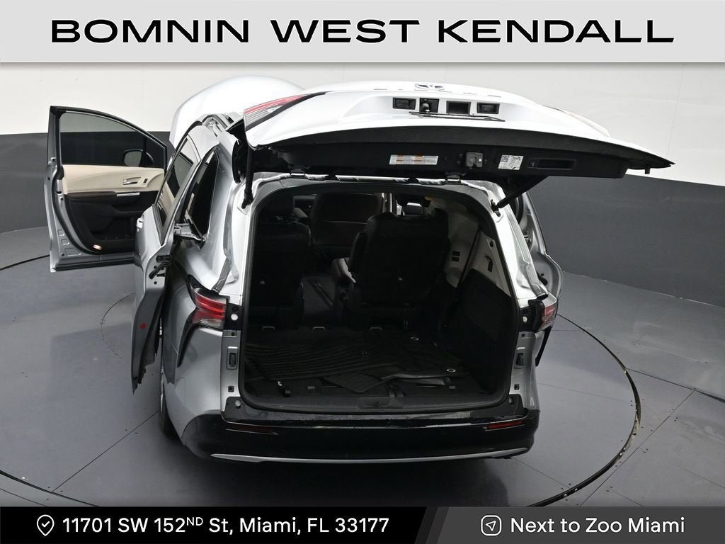 2023 Toyota Sienna Platinum