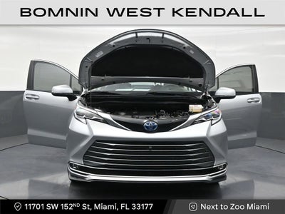 2023 Toyota Sienna Platinum