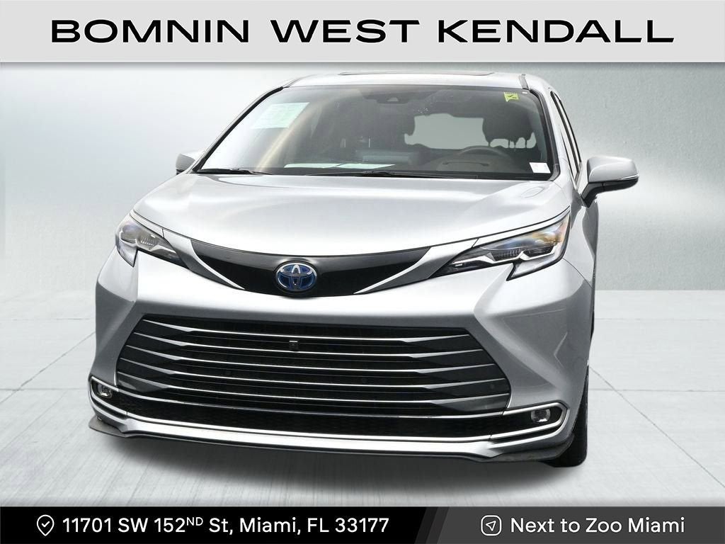 2023 Toyota Sienna Platinum