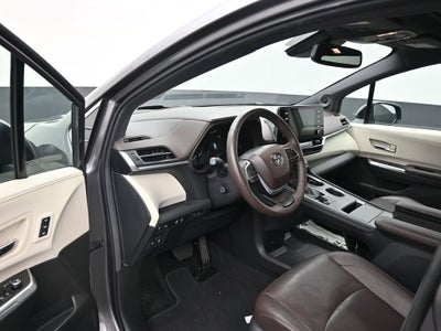 2024 Toyota Sienna Platinum