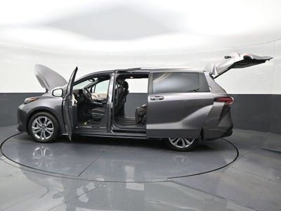 2024 Toyota Sienna Platinum