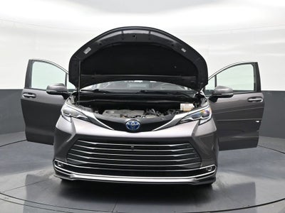 2024 Toyota Sienna Platinum