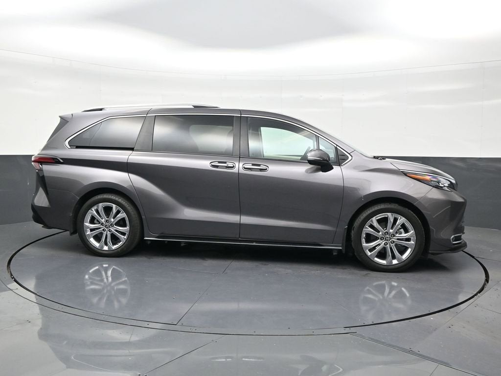 2024 Toyota Sienna Platinum