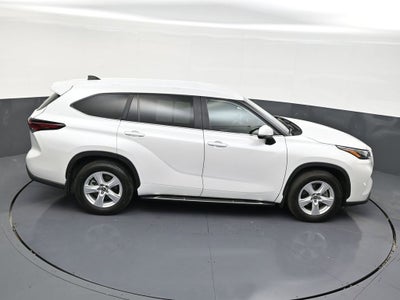 2025 Toyota Highlander LE