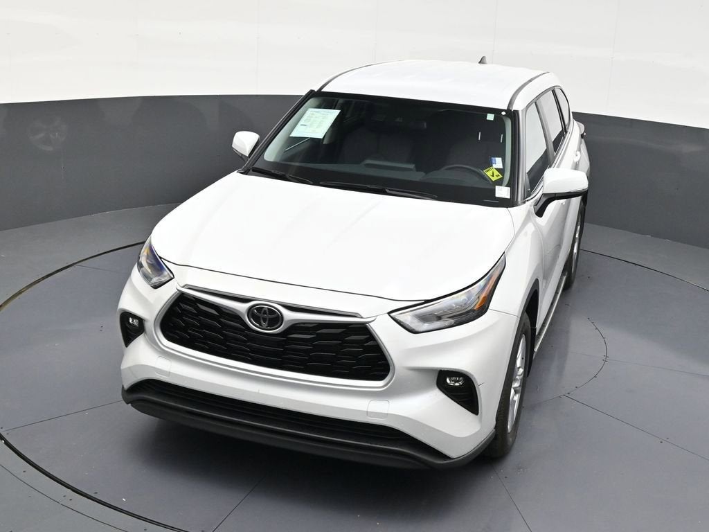 2025 Toyota Highlander LE