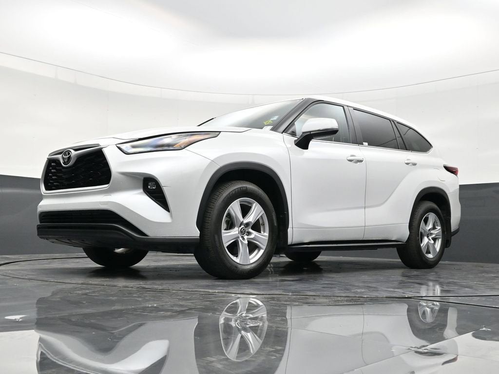 2025 Toyota Highlander LE