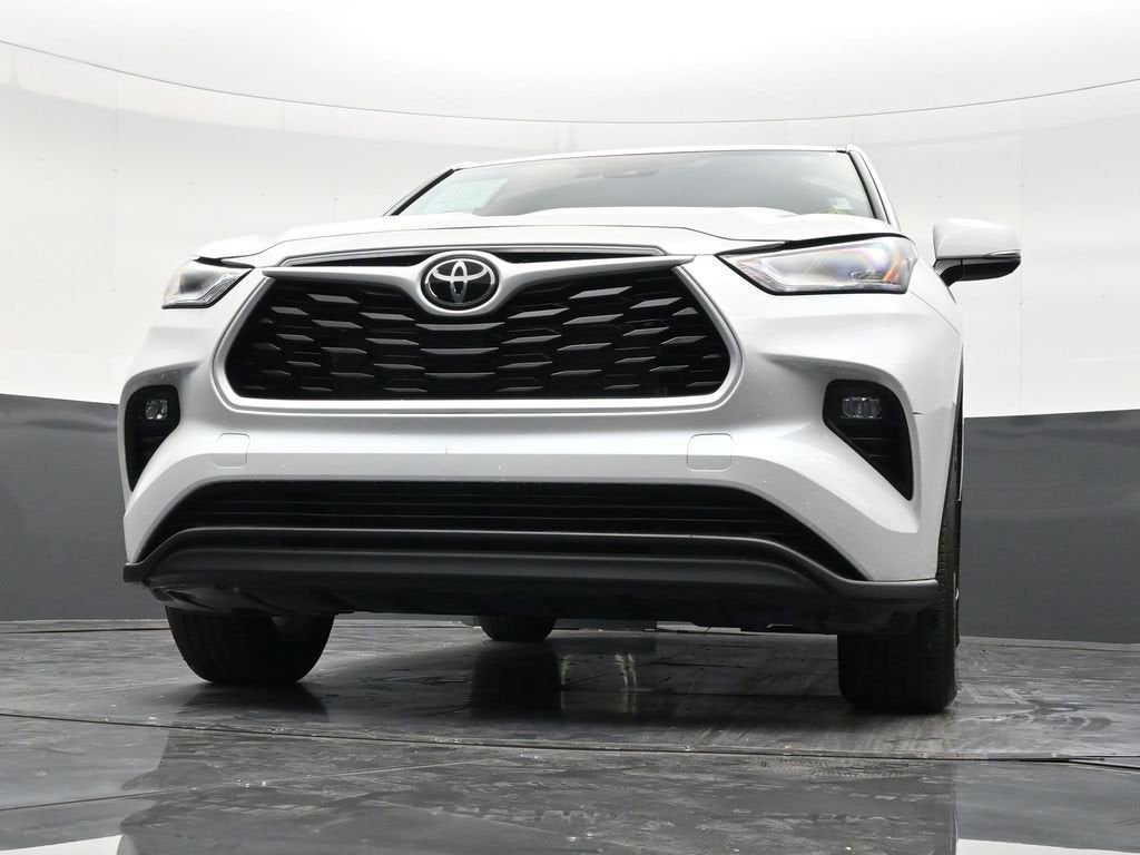 2025 Toyota Highlander LE