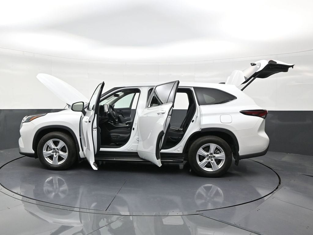 2025 Toyota Highlander LE