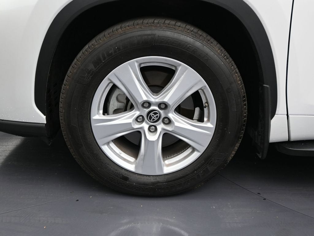 2025 Toyota Highlander LE