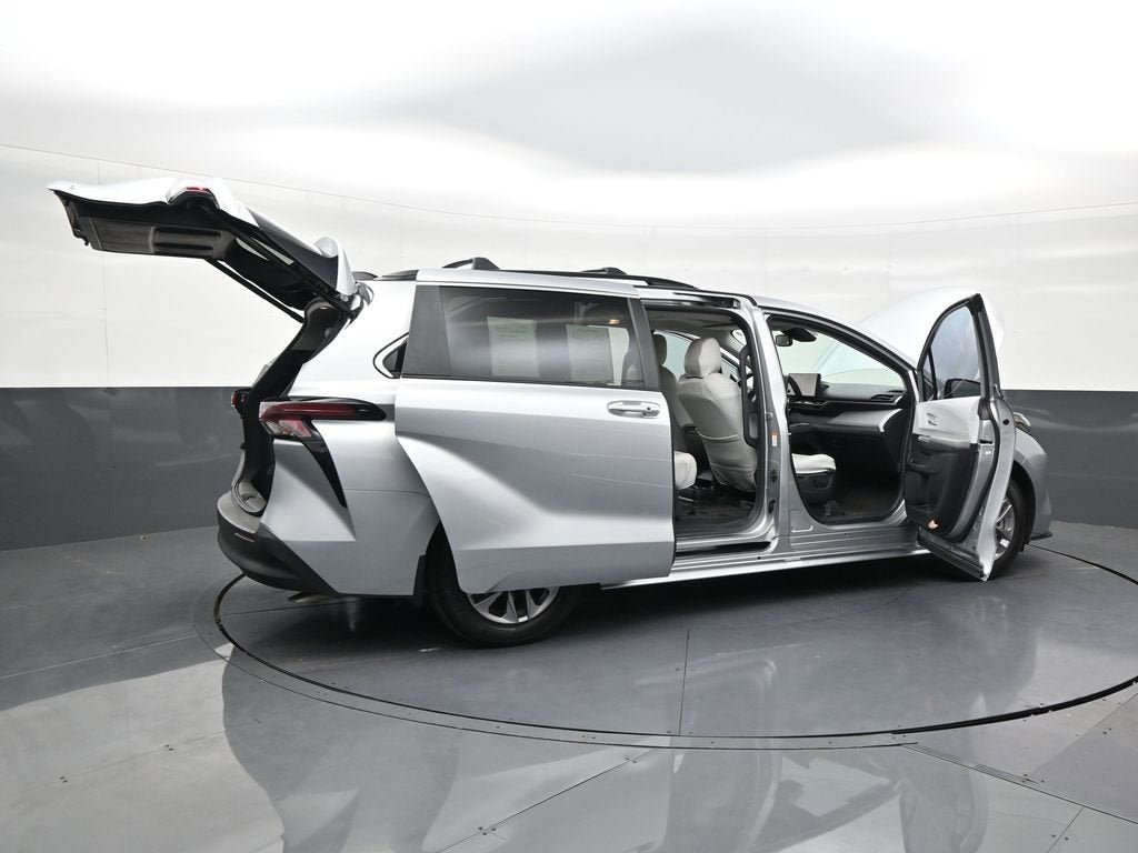 2025 Toyota Sienna XLE