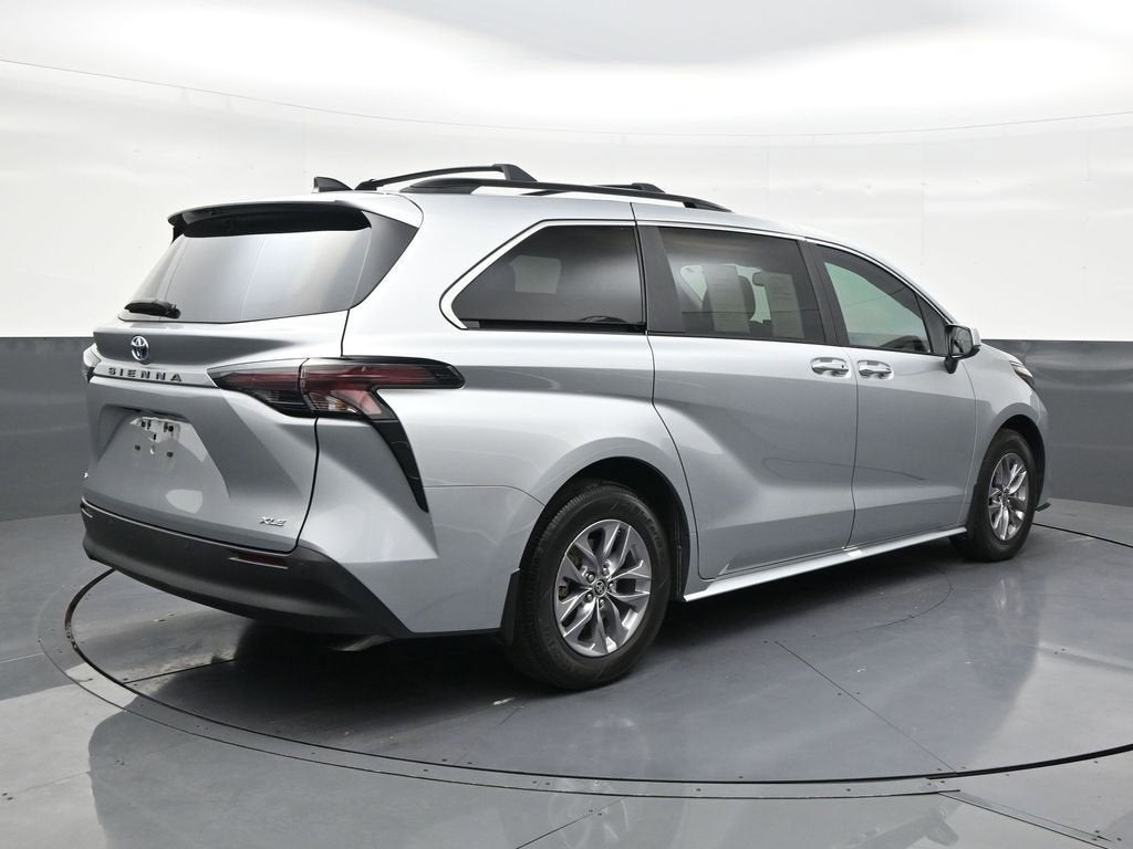 2025 Toyota Sienna XLE