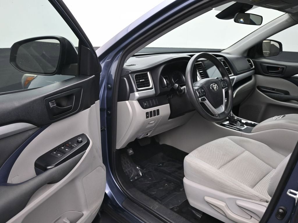 2018 Toyota Highlander LE