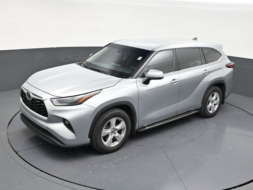 2022 Toyota Highlander LE
