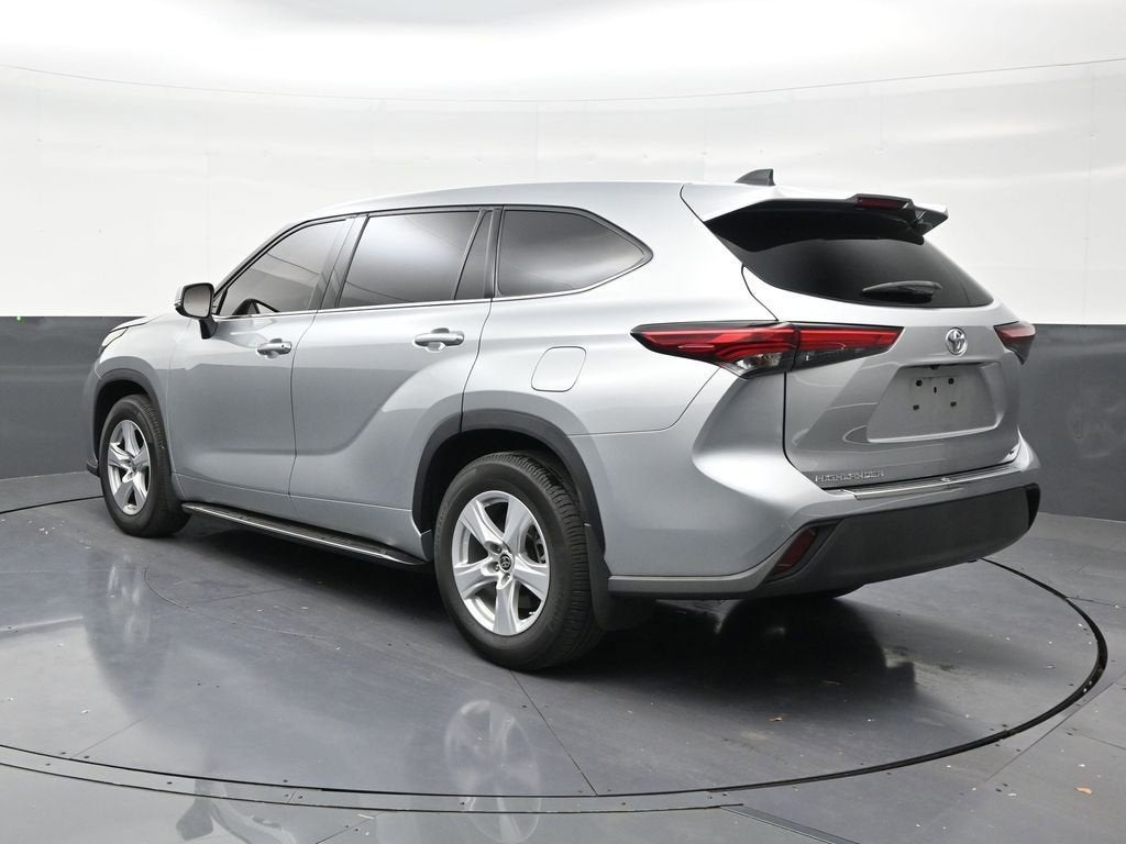 2022 Toyota Highlander LE