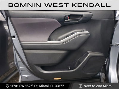 2022 Toyota Highlander LE