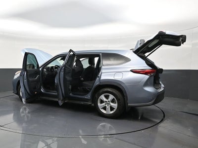 2022 Toyota Highlander LE