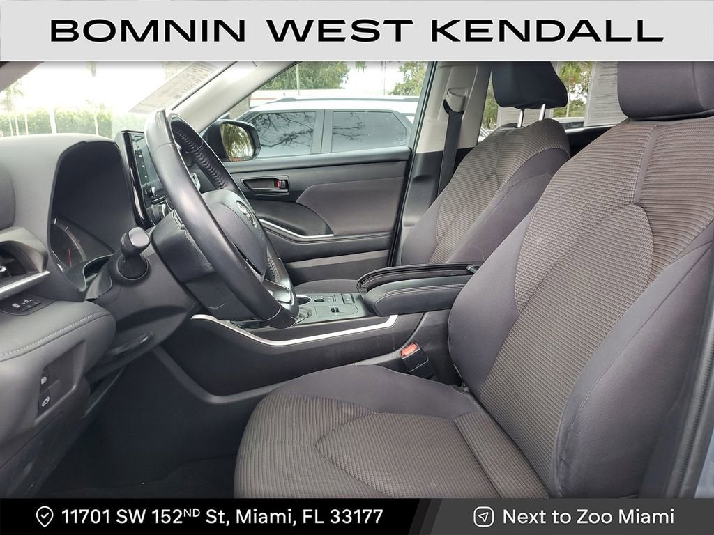 2022 Toyota Highlander LE