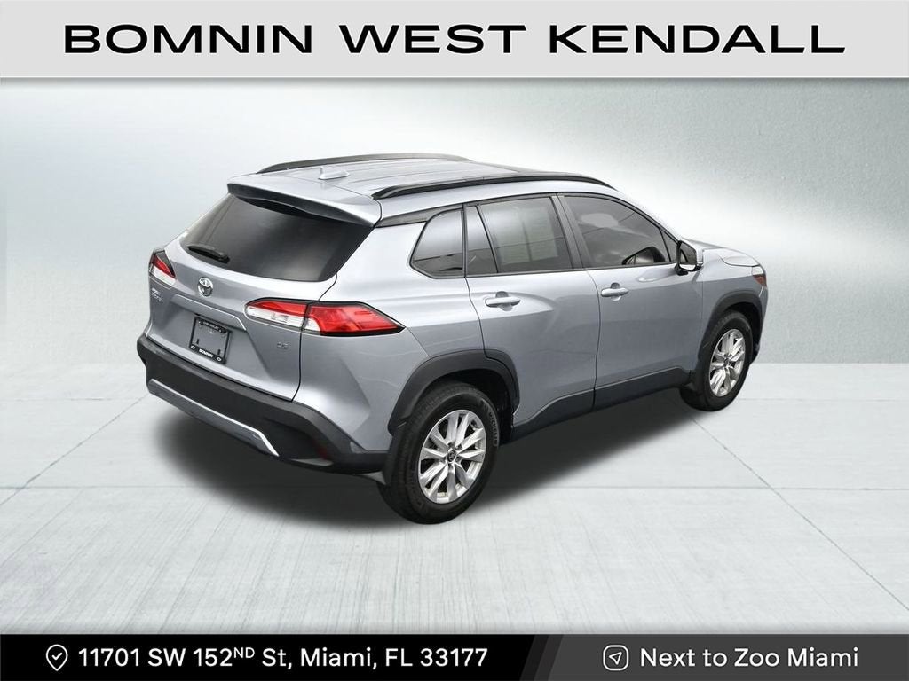 2024 Toyota Corolla Cross LE