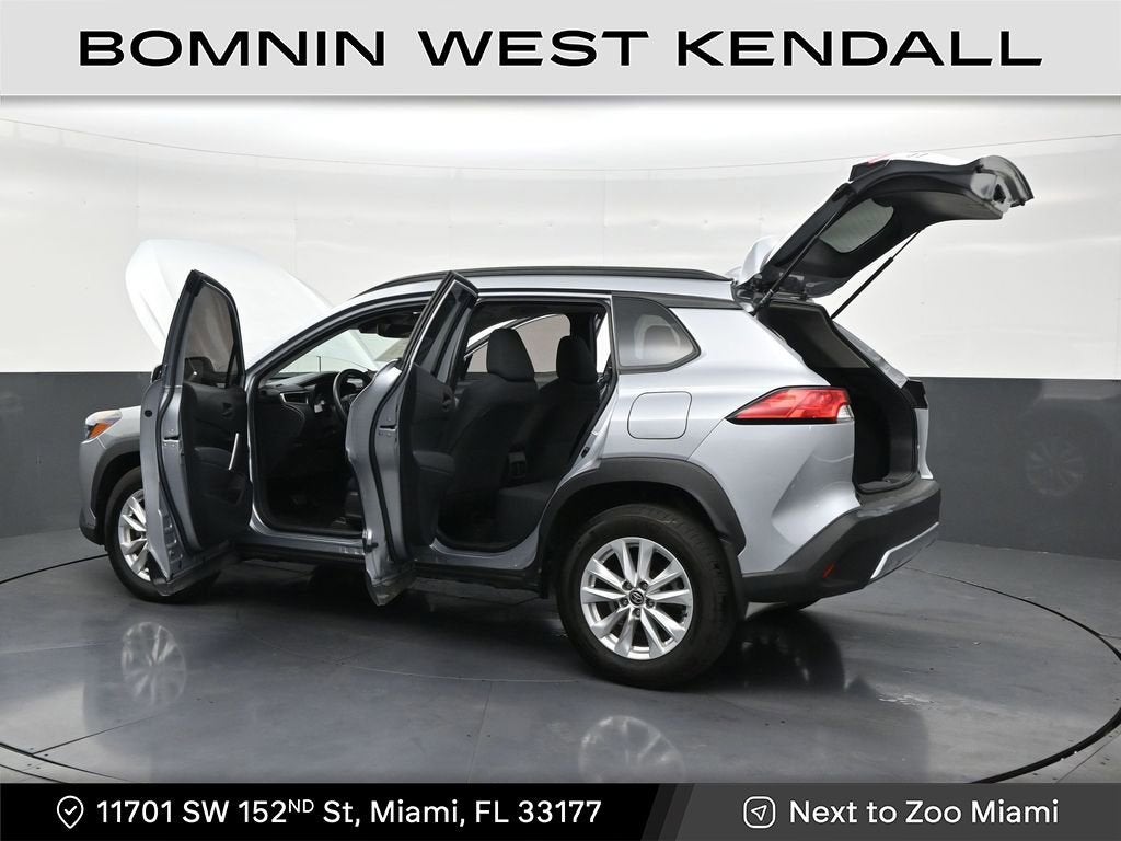 2024 Toyota Corolla Cross LE