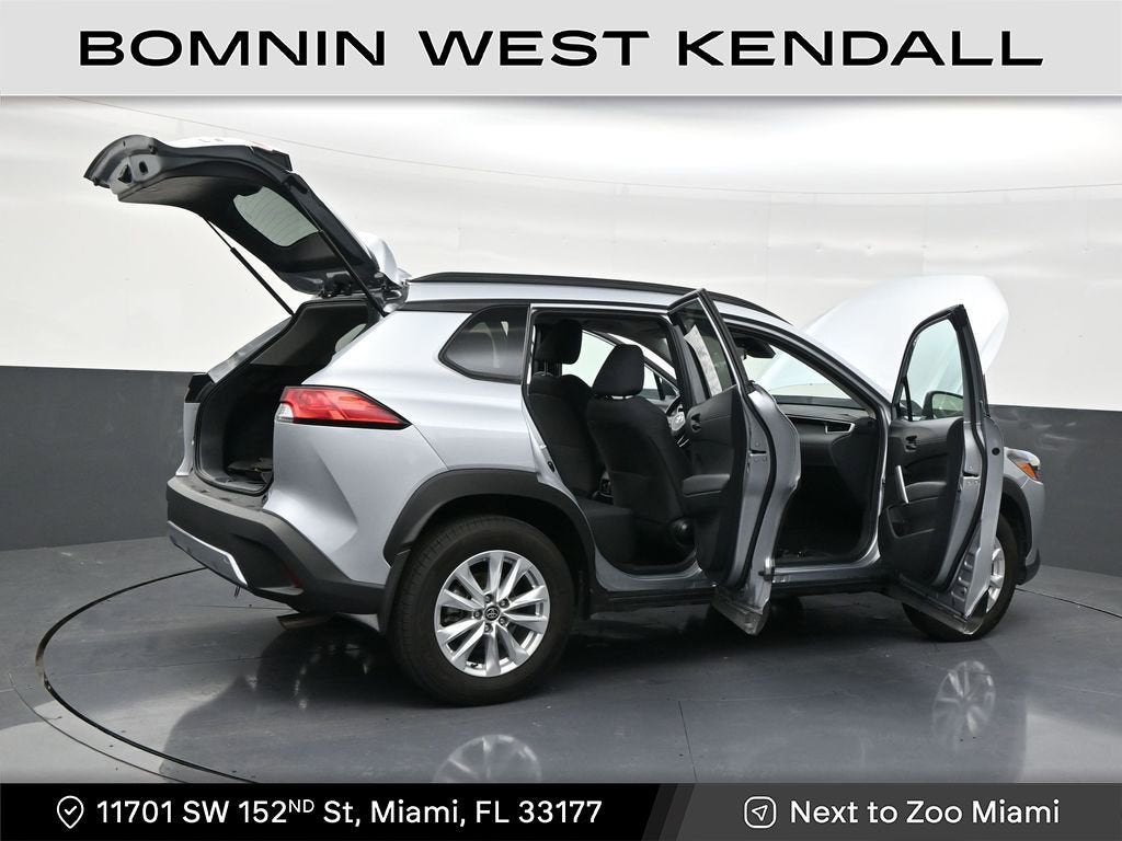 2024 Toyota Corolla Cross LE