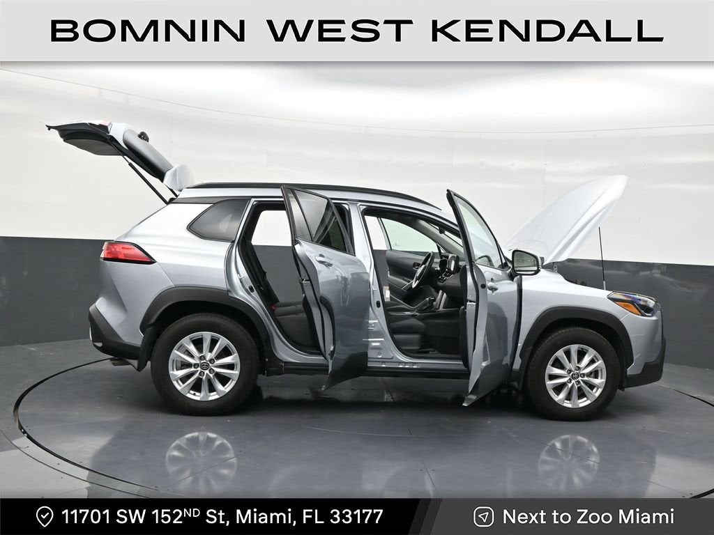 2024 Toyota Corolla Cross LE