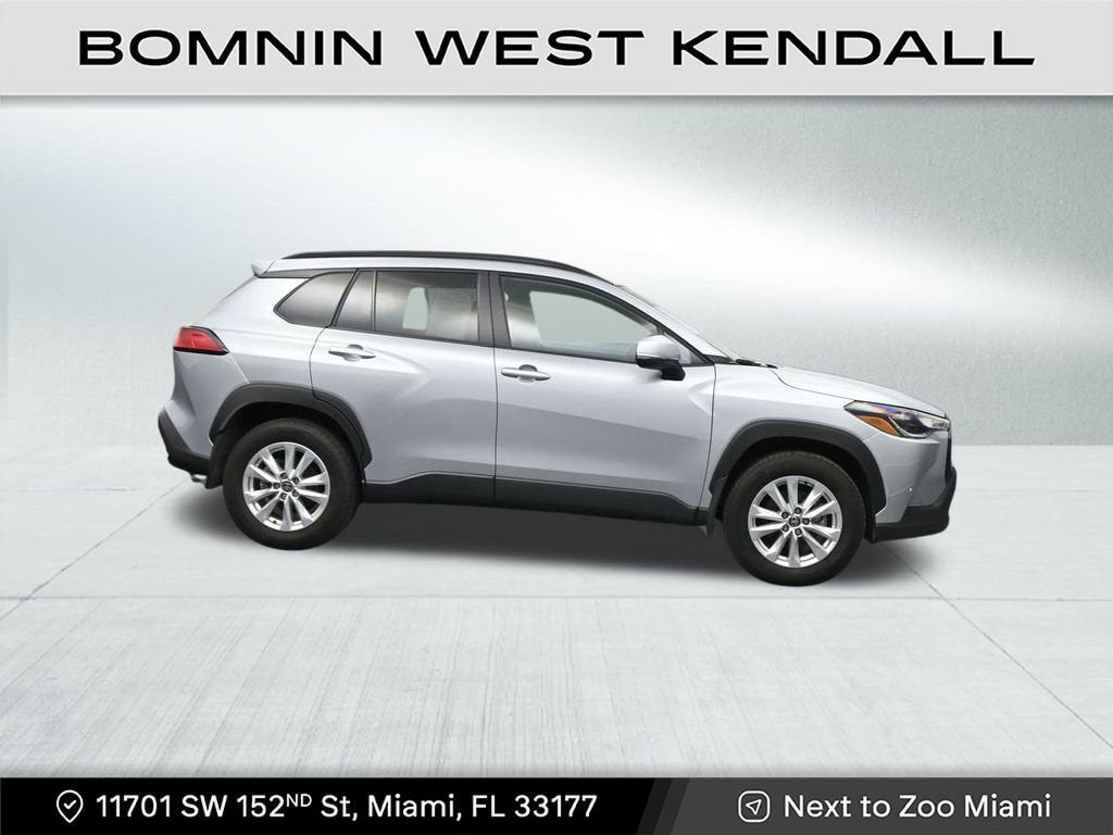 2024 Toyota Corolla Cross LE