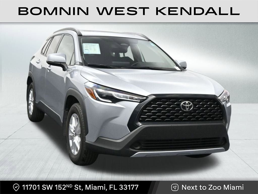 2024 Toyota Corolla Cross LE