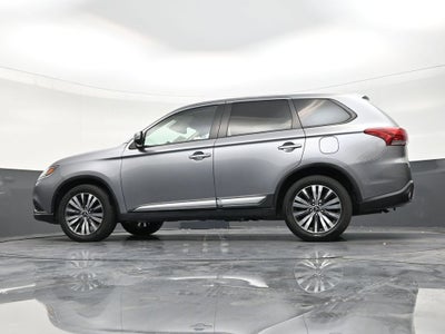 2020 Mitsubishi Outlander SE