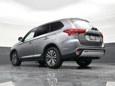 2020 Mitsubishi Outlander SE