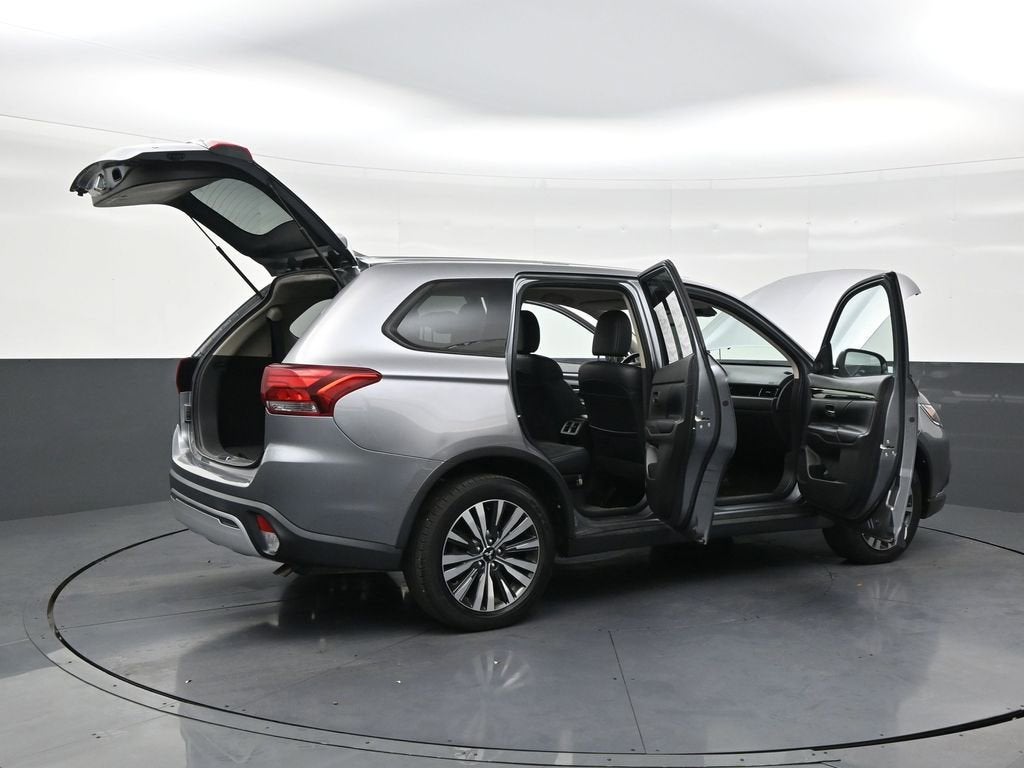 2020 Mitsubishi Outlander SE