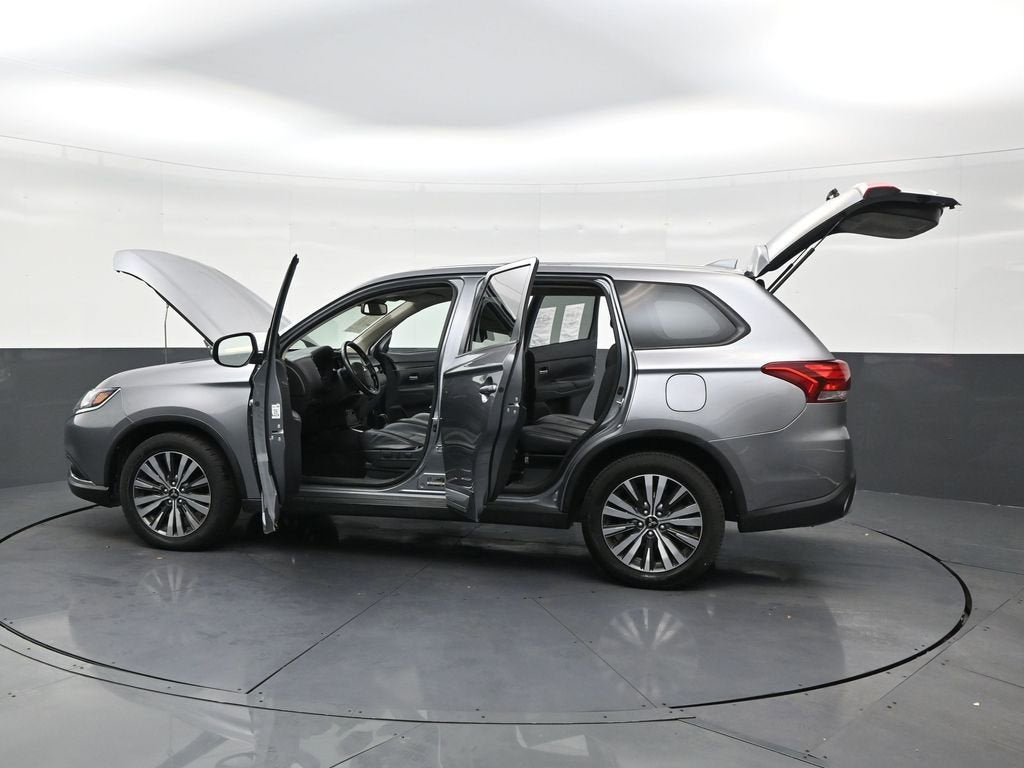 2020 Mitsubishi Outlander SE