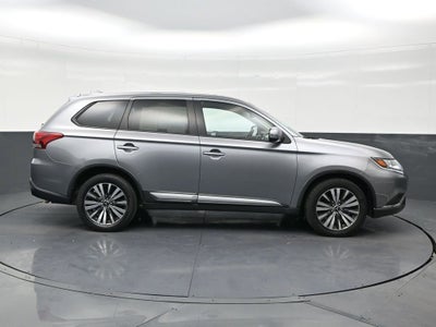 2020 Mitsubishi Outlander SE