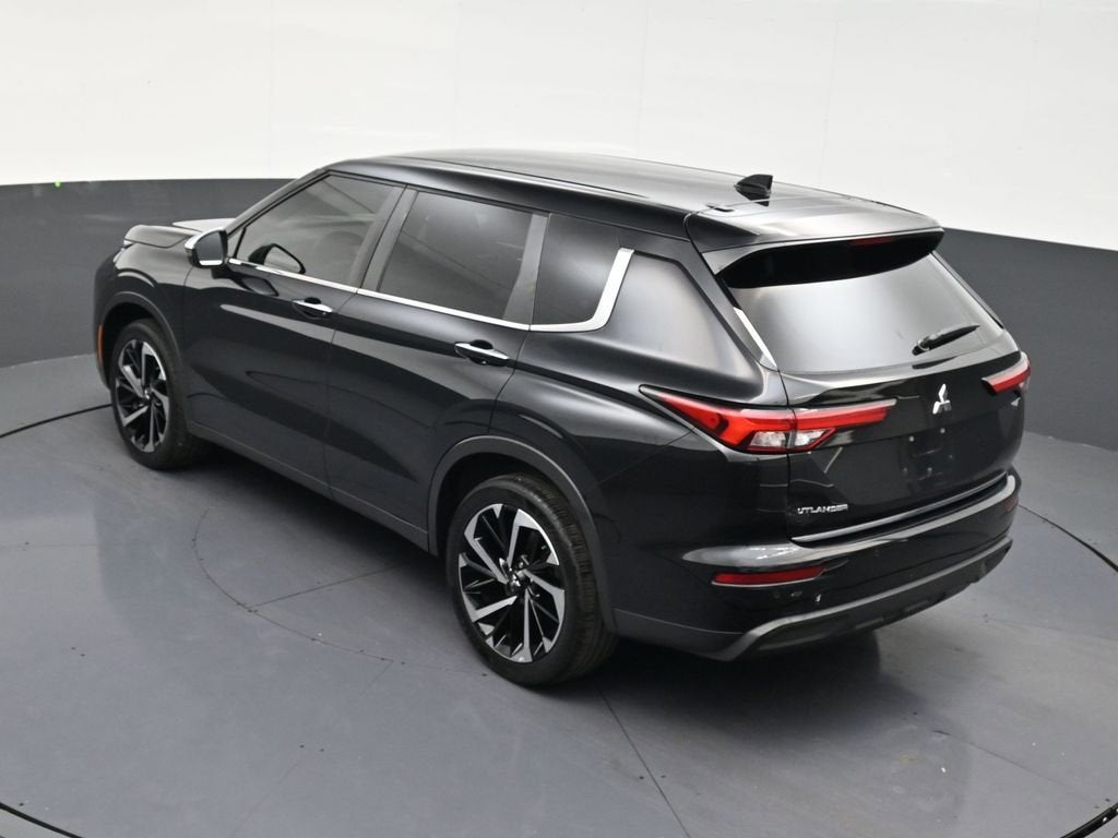 2022 Mitsubishi Outlander ES