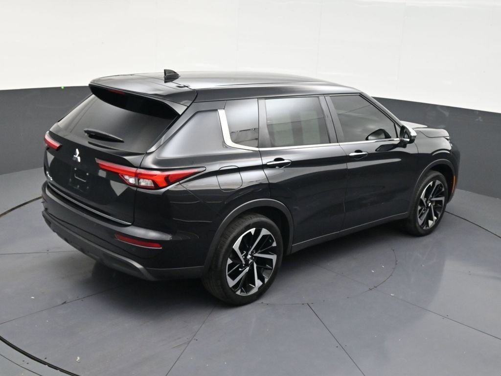 2022 Mitsubishi Outlander ES