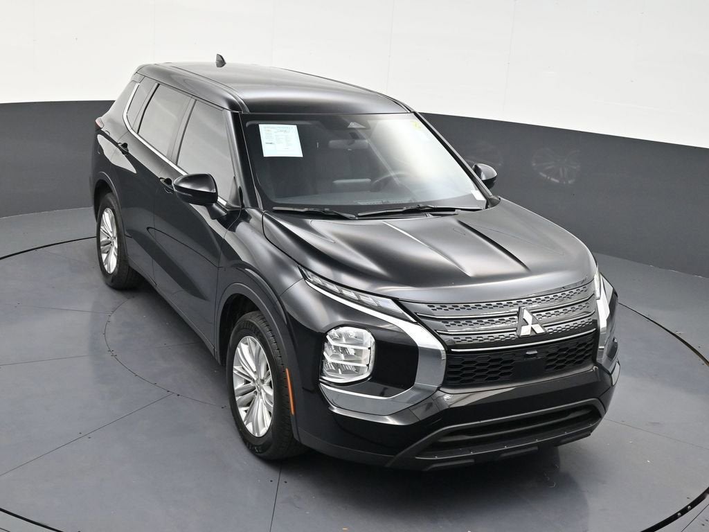2024 Mitsubishi Outlander ES