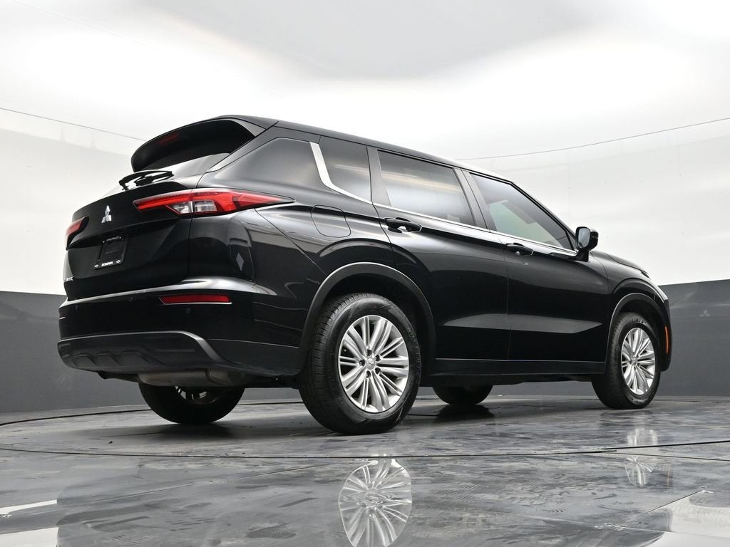 2024 Mitsubishi Outlander ES
