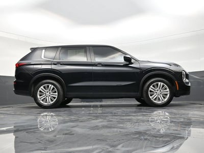 2024 Mitsubishi Outlander ES