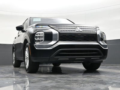 2024 Mitsubishi Outlander ES