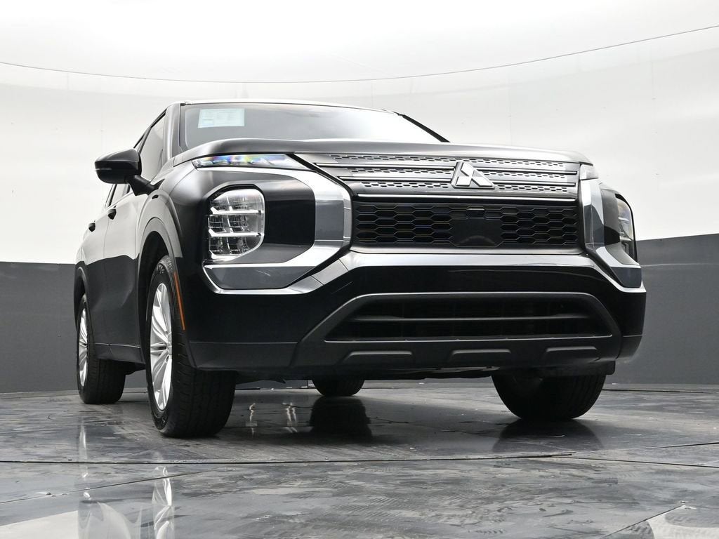 2024 Mitsubishi Outlander ES