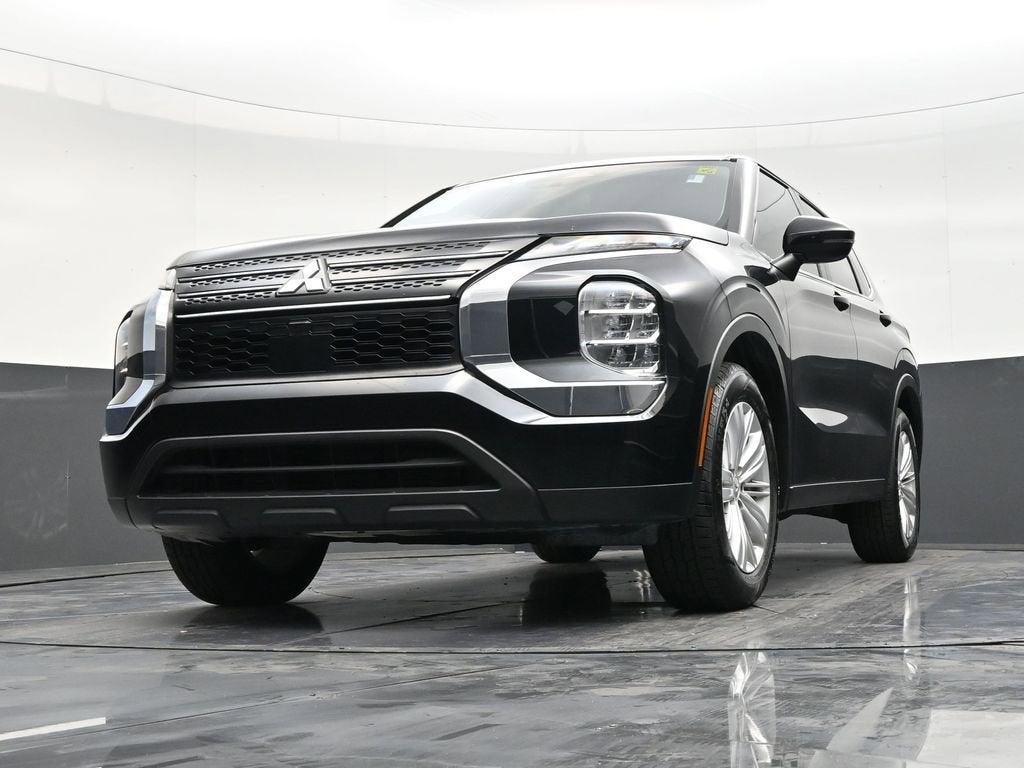 2024 Mitsubishi Outlander ES